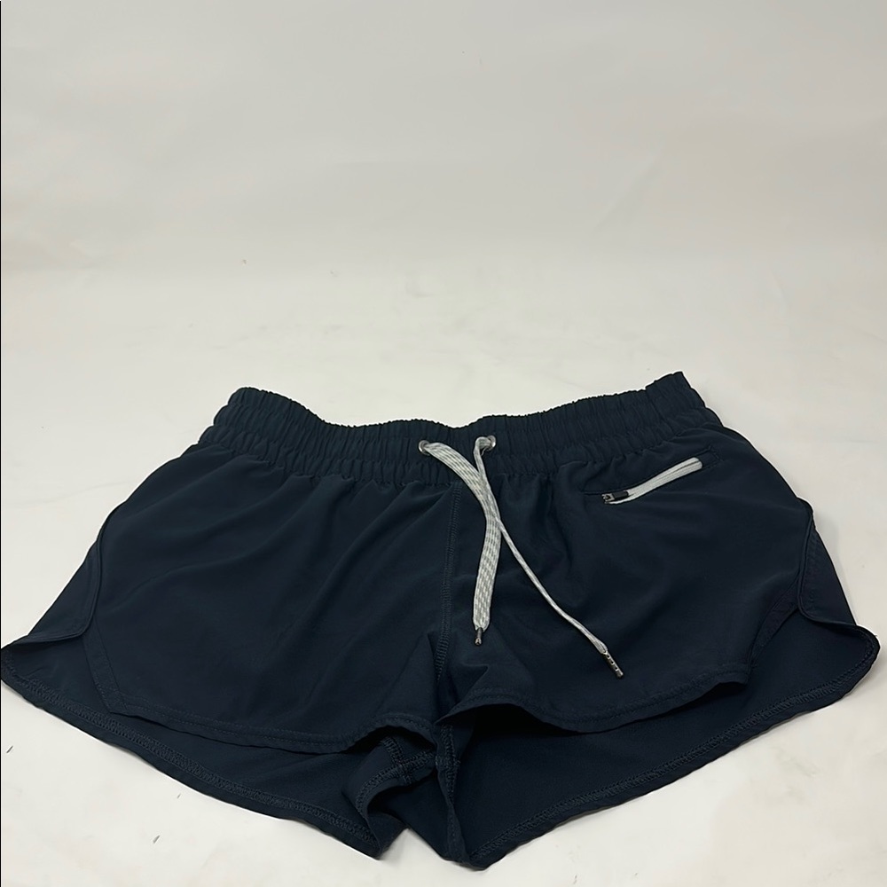 Vuori clementine shorts navy size small